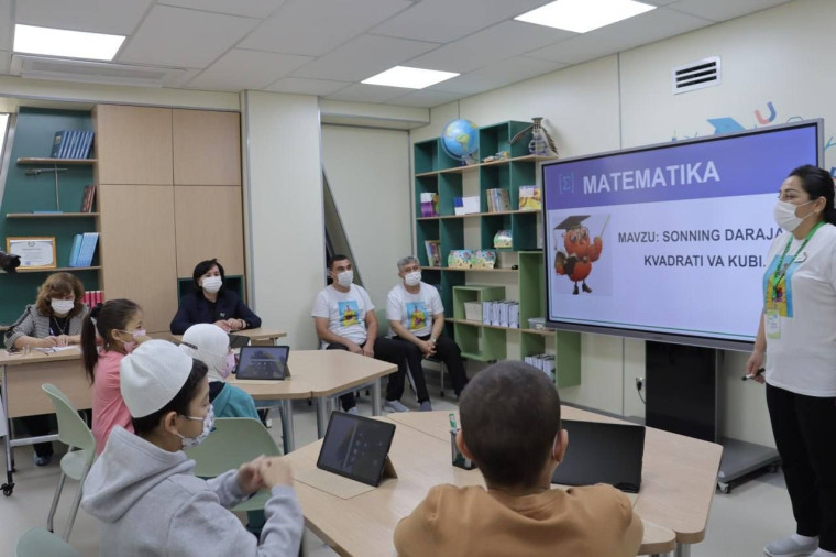 Педагоги проекта «УчимЗнаем» провели стажировочную сессию для коллег в Узбекистане.